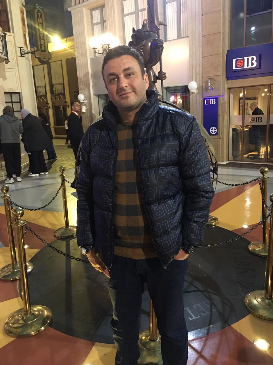 ايمن٤٢