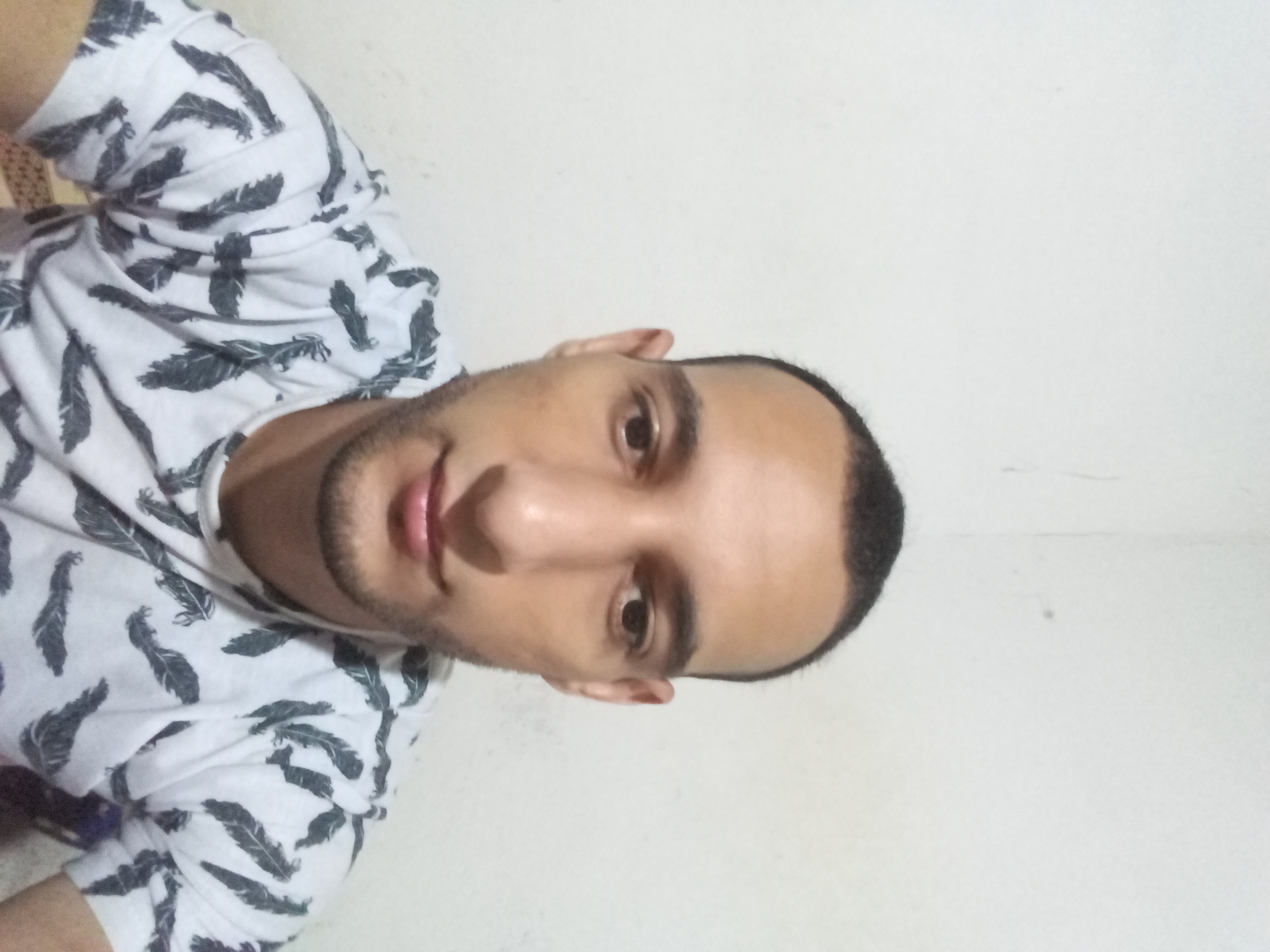 شاب فقير